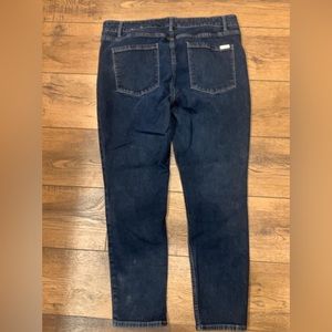 White House Black Market skinny Jean